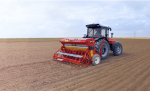 Seed Drill vs Broadcast Spreader: Which Is Better for Small Farms?