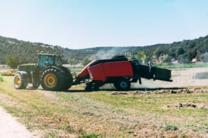 Seed Drill vs Broadcast Spreader: Which Is Better for Small Farms?